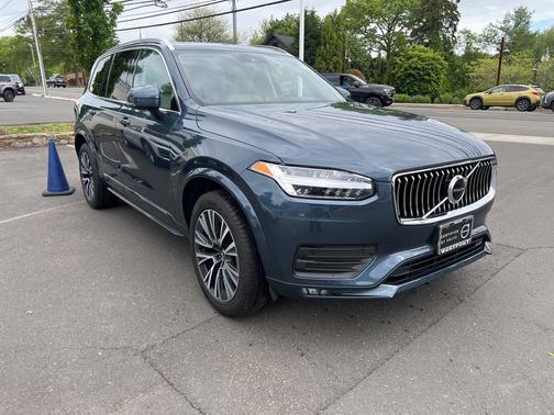 2022 Volvo XC90 T5 AWD Momentum 7 Seater