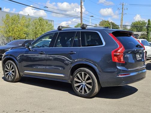 2023 Volvo XC90 B5 AWD Plus