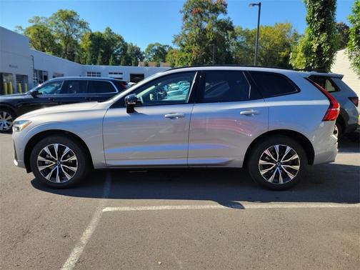 2025 Volvo XC60 B5 Plus