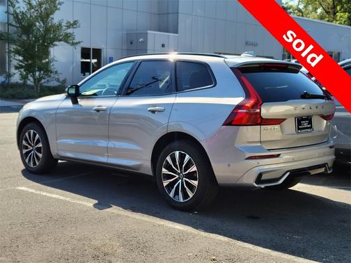 2025 Volvo XC60 B5 Plus