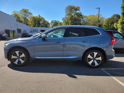 2023 Volvo XC60 Recharge Plug-In Hybrid Plus Bright