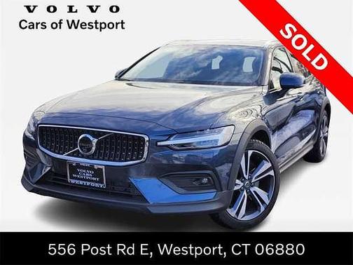 2025 Volvo V60 Cross Country Plus