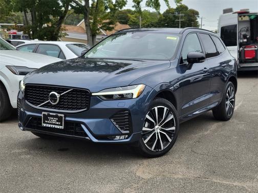 2025 Volvo XC60 B5 Plus