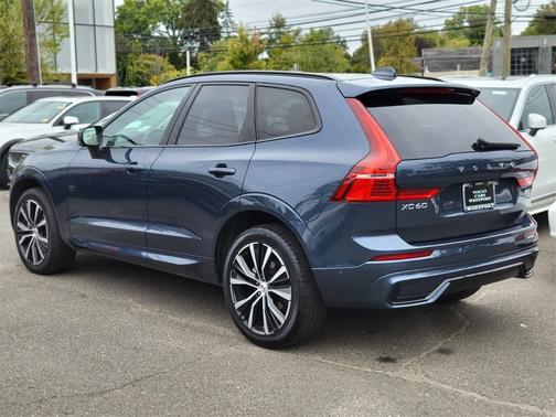 2025 Volvo XC60 B5 Plus