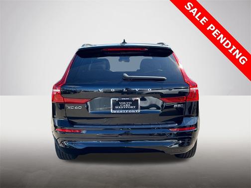 2022 Volvo XC60 B5 AWD Momentum