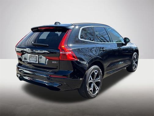 2022 Volvo XC60 B5 AWD Momentum