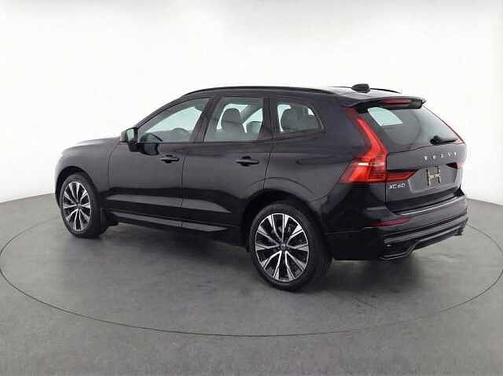 Onyx Black 2024 Volvo XC60 Plus