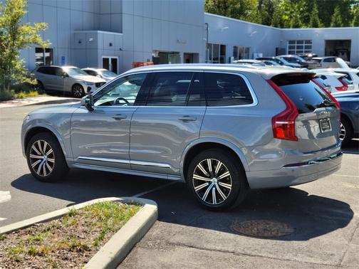2025 Volvo XC90 B5 Core