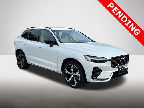 2023 Volvo XC60 B6 AWD Ultimate Dark
