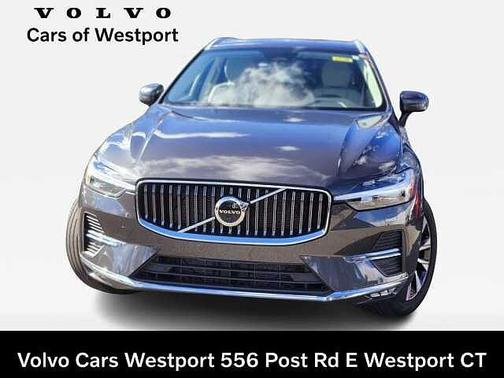 Platinum Grey 2023 Volvo XC60 Plus