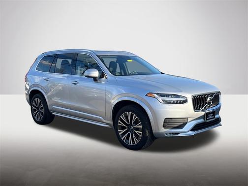 2022 Volvo XC90 T5 AWD Momentum 7 Seater