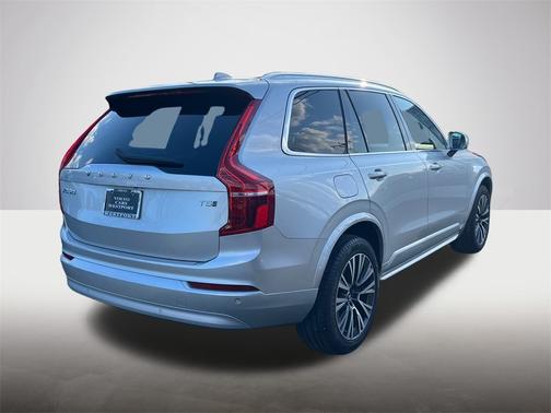 2022 Volvo XC90 T5 AWD Momentum 7 Seater