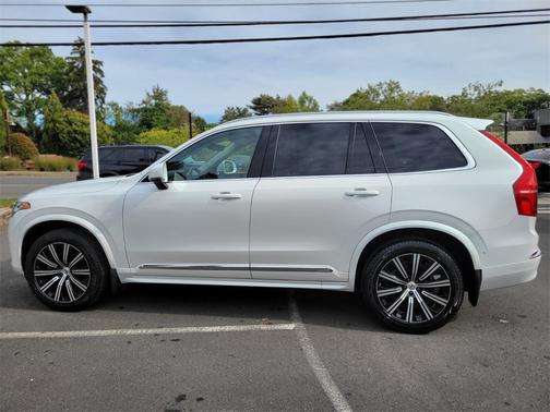 2023 Volvo XC90 B6 AWD Plus 6-Seater
