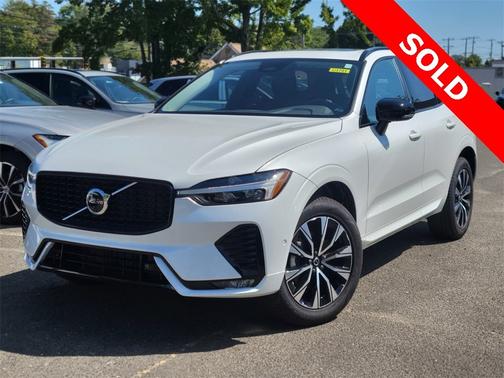 2025 Volvo XC60 B5 Plus