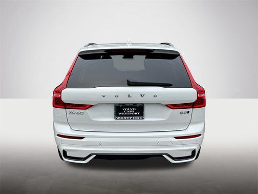 2025 Volvo XC60 B5 Plus
