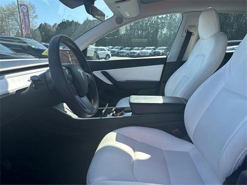 2021 Tesla Model Y Standard Range Rear-Wheel Drive