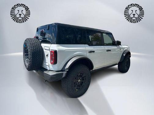Oxford White 2026 Ford Bronco Badlands