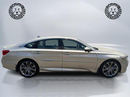 Platinum White Pearl 2018 Honda Accord Touring 2.0T