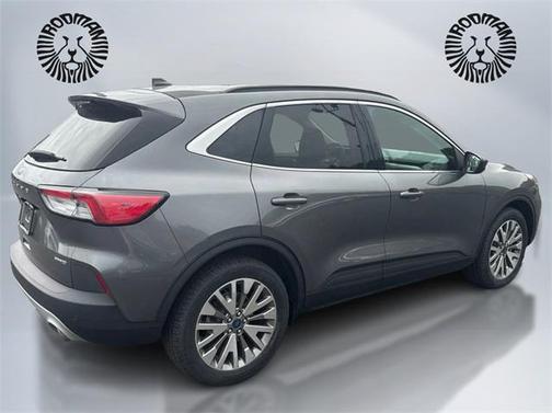 2022 Ford Escape Titanium