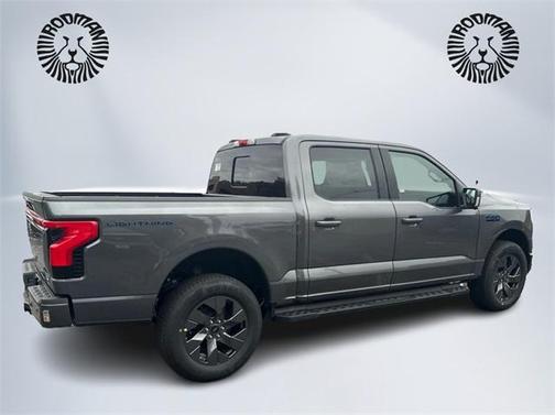 2025 Ford F-150 Lightning LARIAT