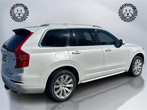 2018 Volvo XC90 T6 Momentum