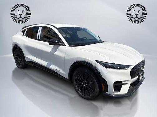 Star White Metallic Tri-Coat 2026 Ford Mustang Mach-E Premium