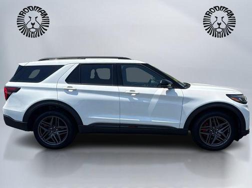 Star White Metallic Tri-Coat 2025 Ford Explorer ST