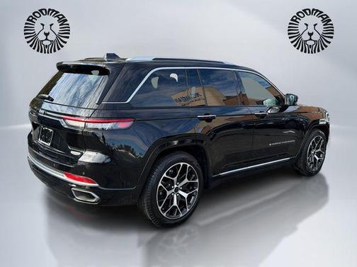 2022 Jeep Grand Cherokee Summit