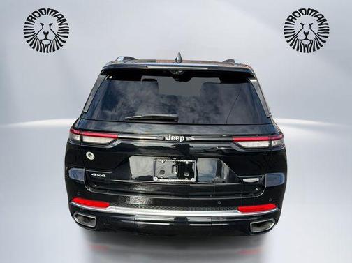 2022 Jeep Grand Cherokee Summit