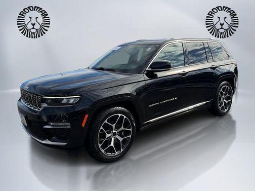 2022 Jeep Grand Cherokee Summit