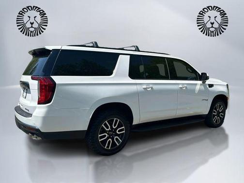 Summit White 2022 GMC Yukon XL 4WD AT4