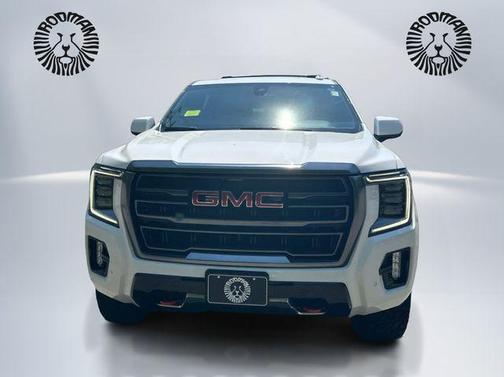 Summit White 2022 GMC Yukon XL 4WD AT4