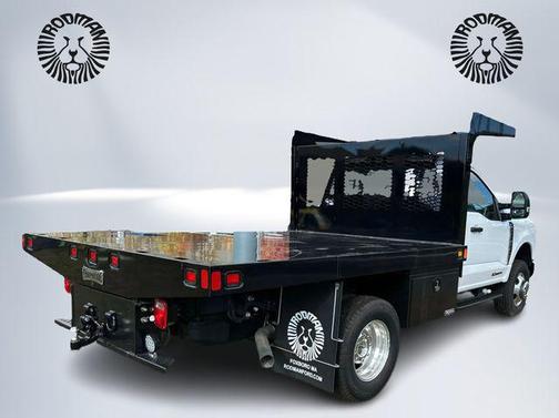 Oxford White 2024 Ford F-350 XL