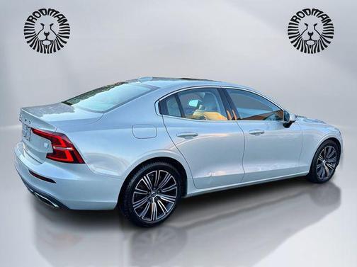 2022 Volvo S60 Recharge Plug-In Hybrid T8 Inscription