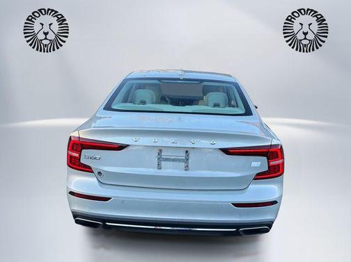 2022 Volvo S60 Recharge Plug-In Hybrid T8 Inscription