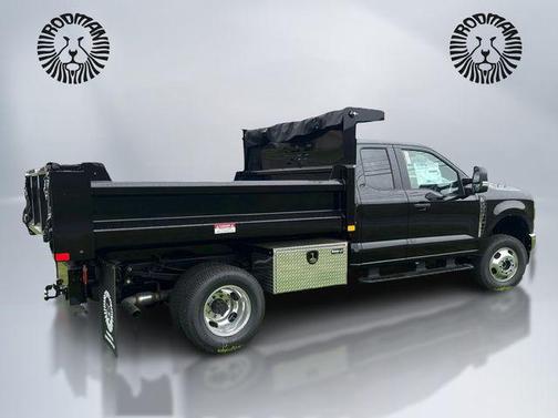 Agate Black Metallic 2026 Ford F-350 XL