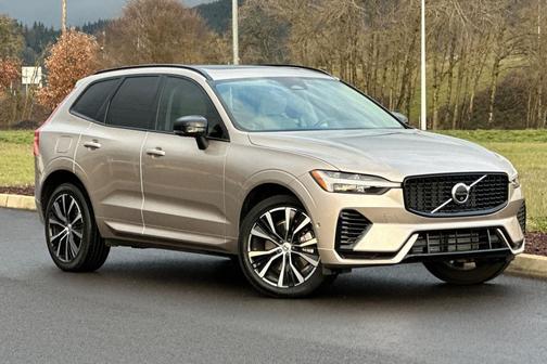 2023 Volvo XC60 Recharge Plug-In Hybrid T8 Ultimate Dark Theme