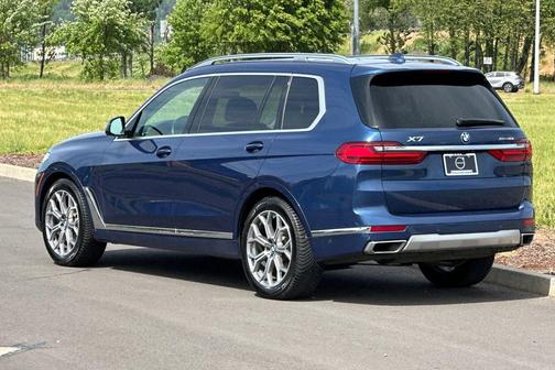Phytonic Blue Metallic 2020 BMW X7 xDrive40i