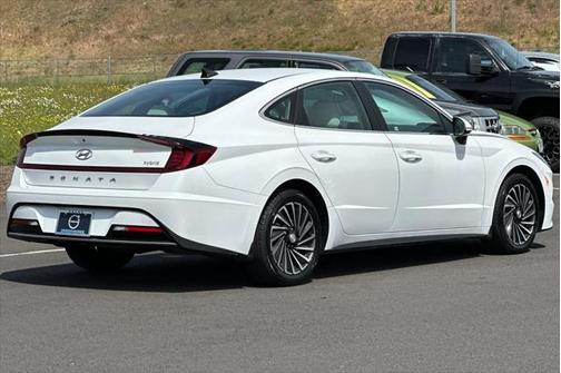 2022 Hyundai SONATA Hybrid SE