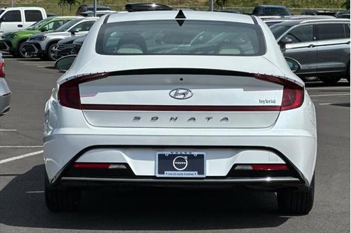 2022 Hyundai SONATA Hybrid SE