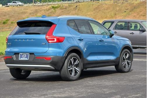 2023 Volvo XC40 B5 Core