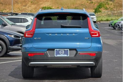 2023 Volvo XC40 B5 Core