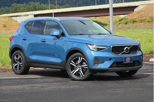 2023 Volvo XC40 B5 Core
