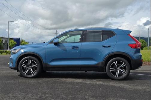 2023 Volvo XC40 B5 Core