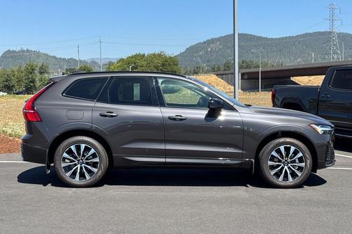 2025 Volvo XC60 B5 Core