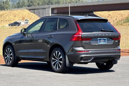 2025 Volvo XC60 B5 Core