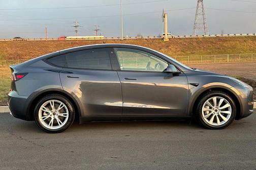 2023 Tesla Model Y Long Range Dual Motor All-Wheel Drive