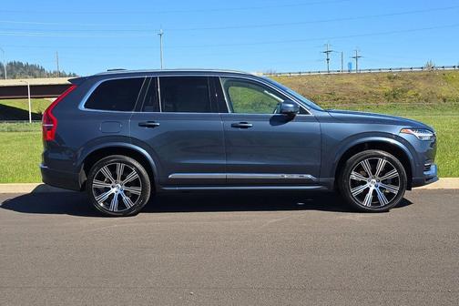2023 Volvo XC90 Recharge Plug-In Hybrid T8 Plus 6-Seater