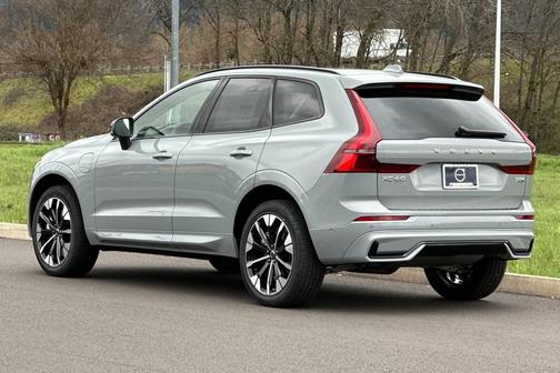 Vapour Grey Metallic 2026 Volvo XC60 Plug-In Hybrid Plus, T8 AWD Electric/Gasoline, Dark