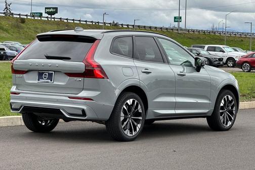 Vapour Grey Metallic 2026 Volvo XC60 Plug-In Hybrid Plus, T8 AWD Electric/Gasoline, Dark